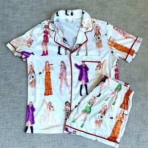 Taylor Swift Pajamas - Womens M
